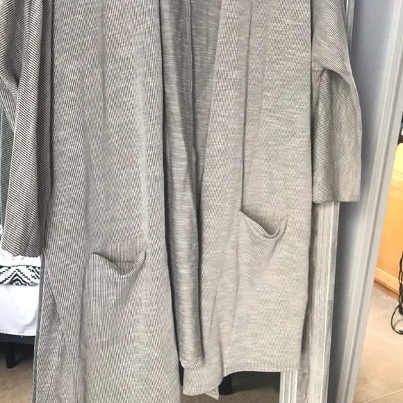 Sweater - Picture 2 of 6